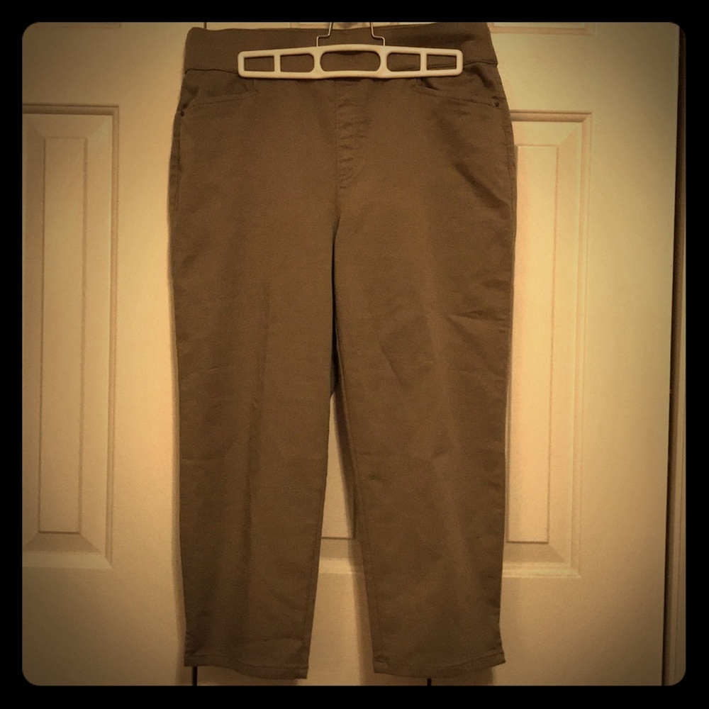 Comfortable capris from intro ❤️ the fit